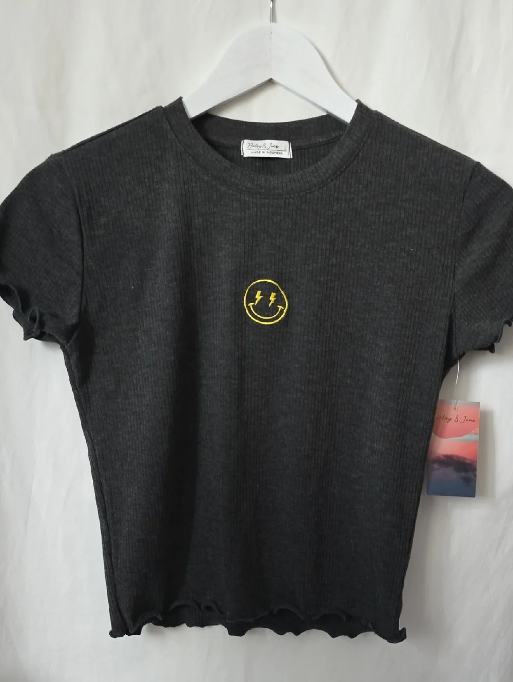 Haley & June Ribbed Tee with Embroidered Yellow Lightning Smile NWT Y2K Large